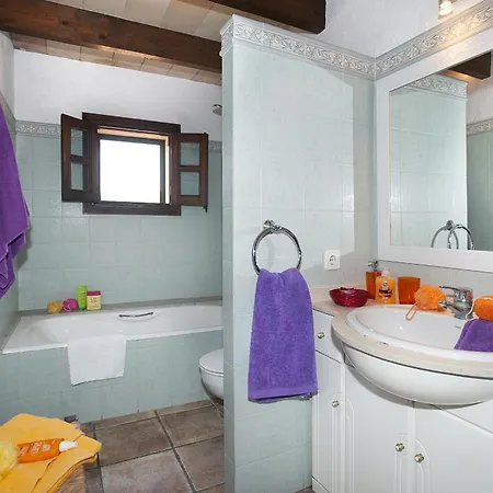 Willa Beautiful 4 Bedrooms Bennassar Mountainside Views *