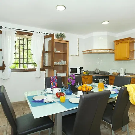 Beautiful 4 Bedrooms Bennassar Mountainside Views Villa Pollenca